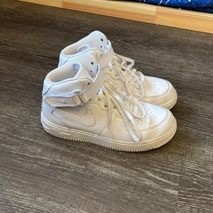 Kids white air forces. NIKE